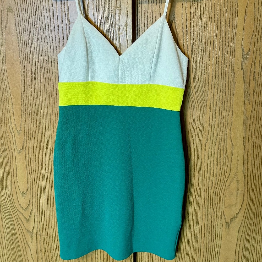 70’s RETRO STYLED BAR III DRESS SIZE L ADJUSTABLE SPAGHETTI STRAPS NWT PARTY